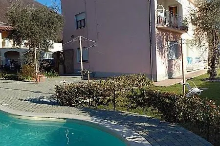 Sleeps 4 Pool Wifi Villa Ossuccio
